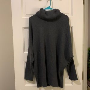 VETTA The Oversized Sweater in Charcoal